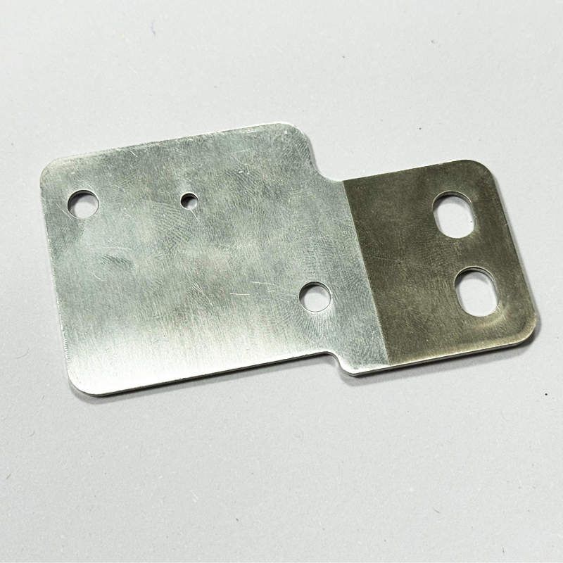 Sorunsuz G&uuml;&ccedil; Entegrasyonuna G&uuml;&ccedil; Veren Nikel Levha Pil Konekt&ouml;r&uuml; Bileşenleri2